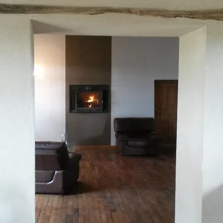 Hébergement de vacances Maison De Charme Terrain Clos 500m² Chirassimont