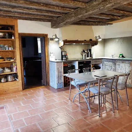 Holiday home Maison De Charme Terrain Clos 500m² Chirassimont